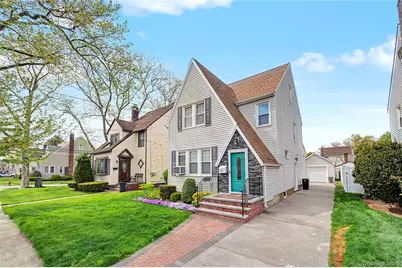 282 Houston Avenue, Mineola, NY 11501 - Photo 3