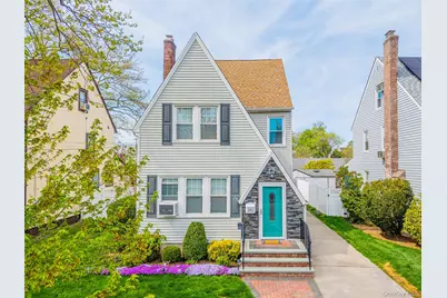282 Houston Avenue, Mineola, NY 11501 - Photo 1