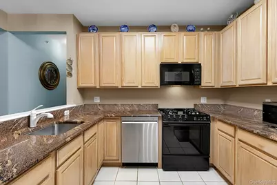 24 N De Baun Avenue #302, Suffern, NY 10901 - Photo 7