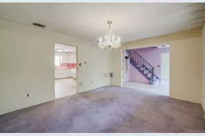 214 Landing Avenue, Smithtown, NY 11787 - Photo 19