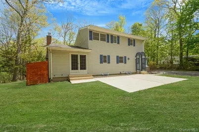 214 Landing Avenue, Smithtown, NY 11787 - Photo 7