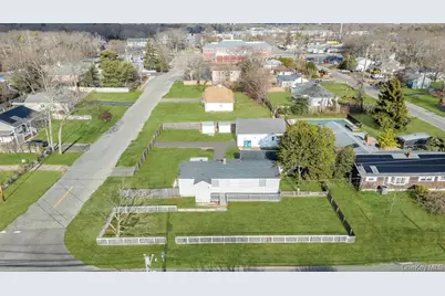 209 Jamaica Avenue, Medford, NY 11763 - Photo 5