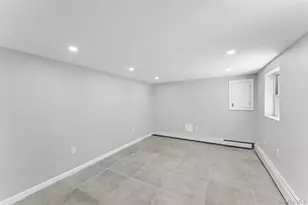 646 Benris Ave, Franklin Square, NY 11010 - Photo 13