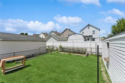 646 Benris Avenue, Franklin Square, NY 11010 - Photo 17