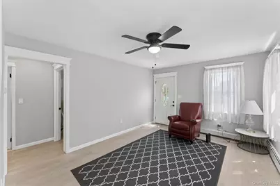 646 Benris Avenue, Franklin Square, NY 11010 - Photo 3