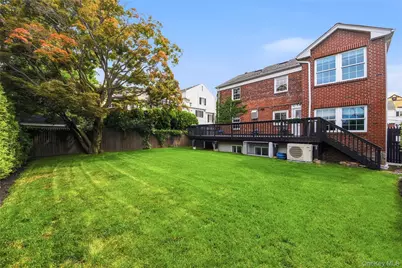 32 Huntington Drive, Yonkers, NY 10704 - Photo 9