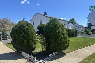 1 Hamlet Rd, Levittown, NY 11756 - Photo 25
