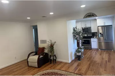 1 Hamlet Road, Levittown, NY 11756 - Photo 5
