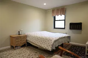 10 Terrace Cir, Great Neck, NY 11021 - Photo 7