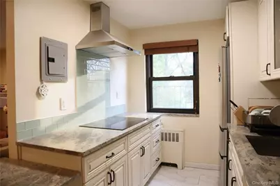 10 Terrace Circle #3B, Great Neck, NY 11021 - Photo 3