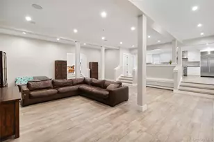 14 Michalis Ct, West Islip, NY 11795 - Photo 9