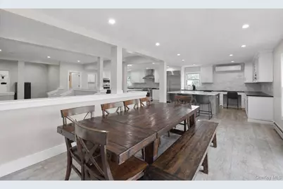 14 Michalis Court, West Islip, NY 11795 - Photo 5