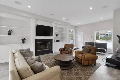 14 Michalis Court, West Islip, NY 11795 - Photo 7