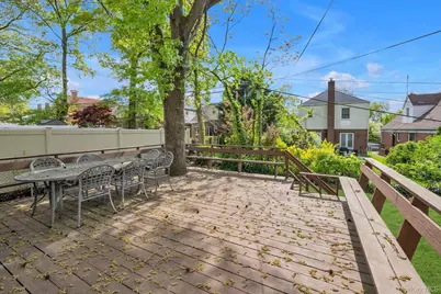 7906 214th Street, Oakland Gardens, NY 11364 - Photo 19