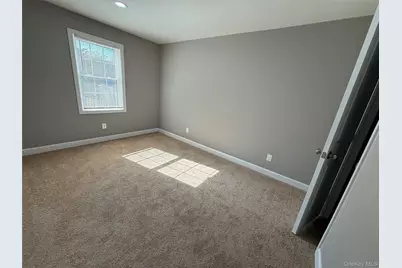 7 E Lakeland Street, Bay Shore, NY 11706 - Photo 9