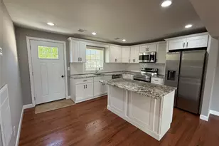 7 E Lakeland St, Bay Shore, NY 11706 - Photo 7