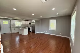 7 E Lakeland St, Bay Shore, NY 11706 - Photo 5