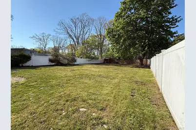 7 E Lakeland Street, Bay Shore, NY 11706 - Photo 23