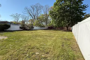 7 E Lakeland St, Bay Shore, NY 11706 - Photo 23