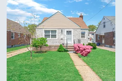 35 79th Avenue, New Hyde Park, NY 11040 - Photo 1