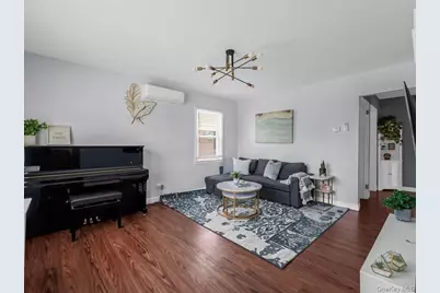 35 79th Avenue, New Hyde Park, NY 11040 - Photo 3