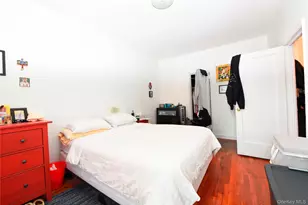 762 Brady Ave, Bronx, NY 10462 - Photo 9