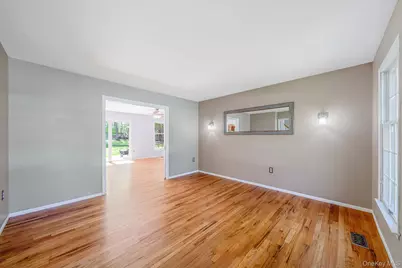 4 Carol Court, Mount Sinai, NY 11766 - Photo 7