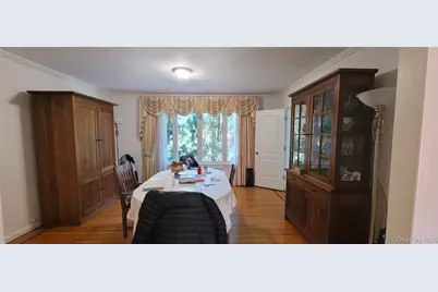 15 Somerset Drive S, Great Neck, NY 11020 - Photo 7