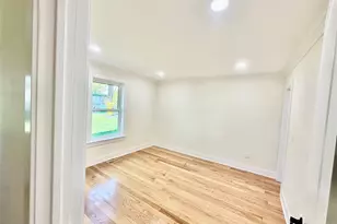 219 Mile Square Rd, Yonkers, NY 10701 - Photo 13