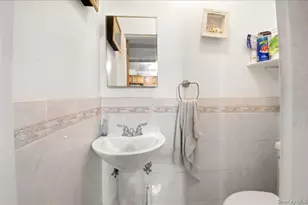 193 Kearney Ave, Bronx, NY 10465 - Photo 15