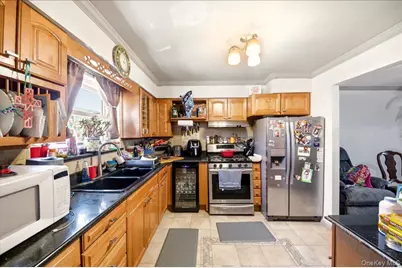 193 Kearney Avenue, Bronx, NY 10465 - Photo 3