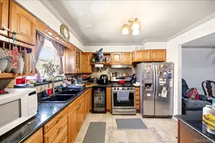 193 Kearney Ave, Bronx, NY 10465 - Photo 3