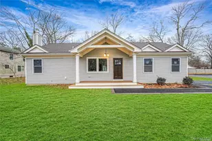 136 Magnolia Dr, Mastic Beach, NY 11951 - Photo 7