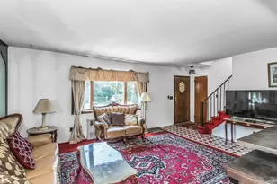325 N Service Rd, Roslyn Heights, NY 11577 - Photo 7