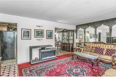 325 N Service Road, Roslyn Heights, NY 11577 - Photo 5