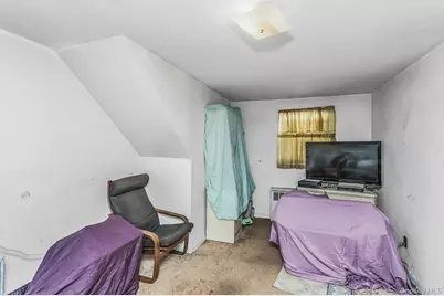 325 N Service Road, Roslyn Heights, NY 11577 - Photo 21