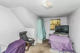 325 N Service Rd, Roslyn Heights, NY 11577 - Photo 21