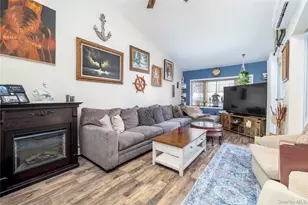 12 Link Ln, Hicksville, NY 11801 - Photo 3
