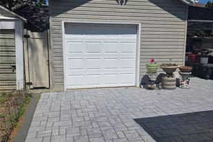 150-31 17th Rd, Whitestone, NY 11357 - Photo 15