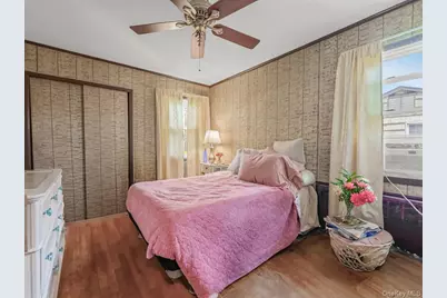 14 Greentree Circle, Westbury, NY 11590 - Photo 15