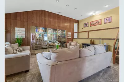 14 Greentree Circle, Westbury, NY 11590 - Photo 5