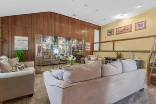 14 Greentree Cir, Westbury, NY 11590 - Photo 5