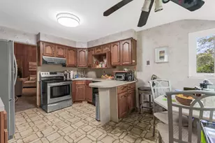 14 Greentree Cir, Westbury, NY 11590 - Photo 11