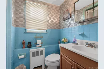 14 Greentree Circle, Westbury, NY 11590 - Photo 21