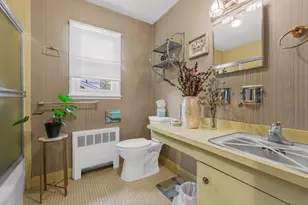 14 Greentree Cir, Westbury, NY 11590 - Photo 17