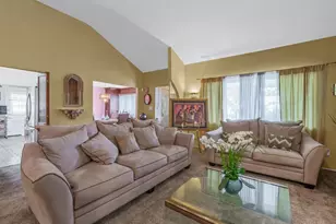 14 Greentree Cir, Westbury, NY 11590 - Photo 7