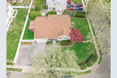 14 Greentree Circle, Westbury, NY 11590 - Photo 25
