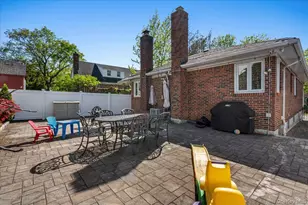 14-85 166th St, Whitestone, NY 11357 - Photo 21