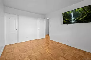 4555 Henry Hudson Pkwy, Bronx, NY 10471 - Photo 13