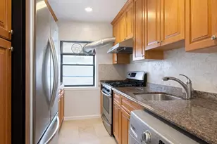 67-12 197th St, Fresh Meadows, NY 11365 - Photo 5